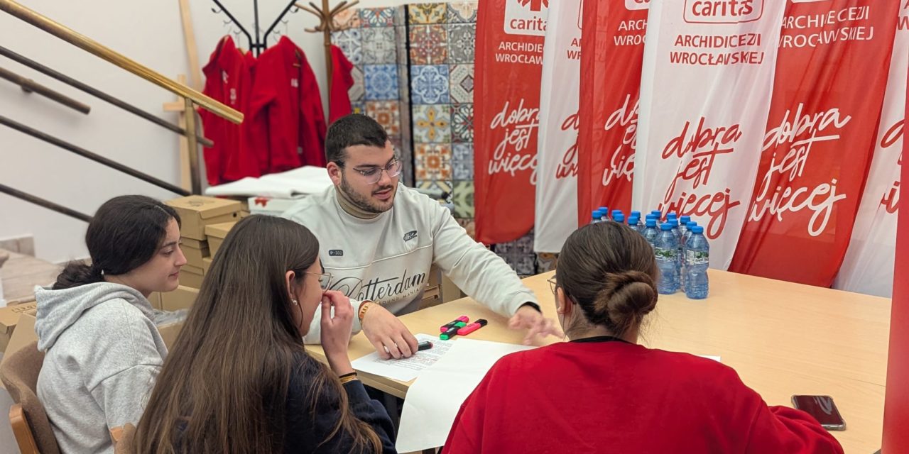Hiszpańscy wolontariusze z wizytą w Caritas Wrocław – wspólna nauka, pomoc i budowanie mostów solidarności