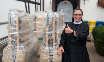 35 łóżek medycznych od Caritas Polska