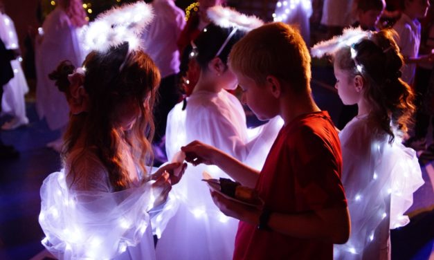 Świąteczny Koncert Bożonarodzeniowy w Szkole Podstawowej Caritas w Kotowicach