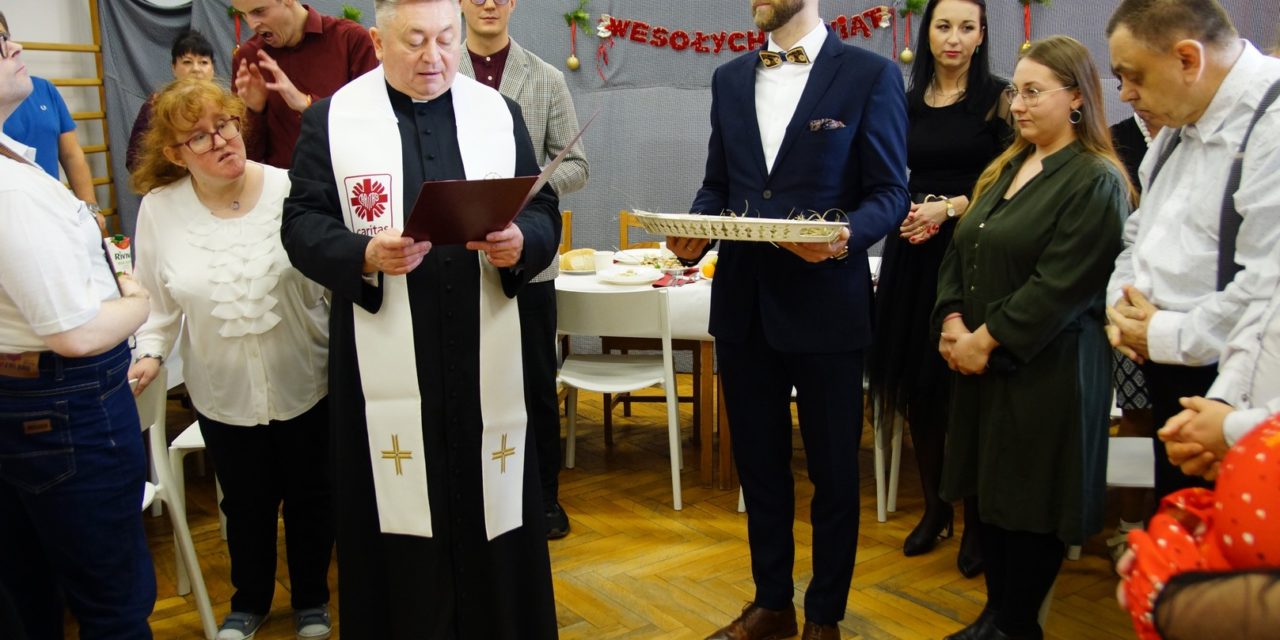  Święta, które budują więzi — Wigilia w Warsztacie Terapii Zajęciowej w Małkowicach