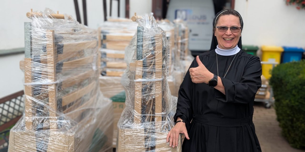 35 łóżek medycznych od Caritas Polska