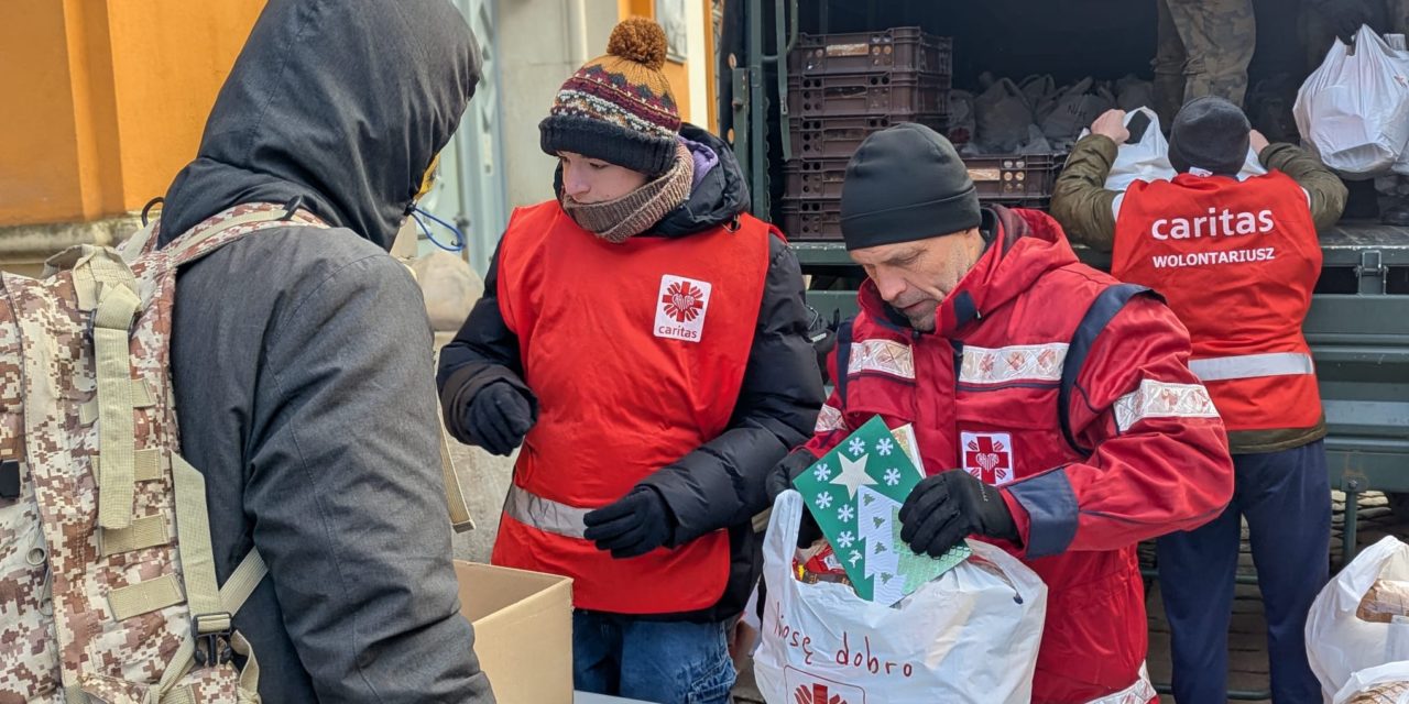 Świąteczne paczki dla potrzebujących na Ostrowie Tumskim